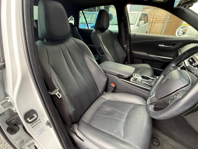 クラウンハイブリッド ＲＳアドバンス　後期型　法人１オナ　サンルーフ　ＴＲＤエアロ　黒本革シート　４本出しマフラー　セーフティパッケージプラス　デジタルインナーミラー　純正１２．３インチナビ　ヘッドアップディスプレイ　純正１８インチＡＷ（48枚目）