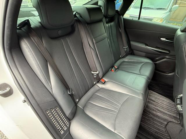 クラウンハイブリッド ＲＳアドバンス　後期型　法人１オナ　サンルーフ　ＴＲＤエアロ　黒本革シート　４本出しマフラー　セーフティパッケージプラス　デジタルインナーミラー　純正１２．３インチナビ　ヘッドアップディスプレイ　純正１８インチＡＷ（49枚目）