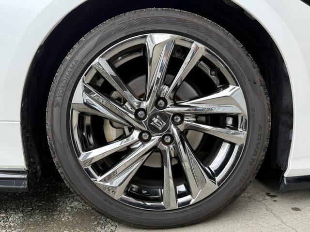 クラウンハイブリッド ＲＳアドバンス　後期型　法人１オナ　サンルーフ　ＴＲＤエアロ　黒本革シート　４本出しマフラー　セーフティパッケージプラス　デジタルインナーミラー　純正１２．３インチナビ　ヘッドアップディスプレイ　純正１８インチＡＷ（53枚目）