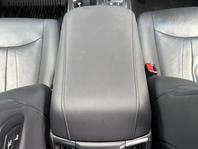 クラウンハイブリッド ＲＳアドバンス　後期型　法人１オナ　サンルーフ　ＴＲＤエアロ　黒本革シート　４本出しマフラー　セーフティパッケージプラス　デジタルインナーミラー　純正１２．３インチナビ　ヘッドアップディスプレイ　純正１８インチＡＷ（62枚目）