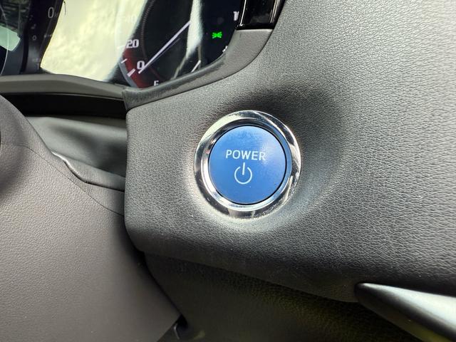 クラウンハイブリッド ＲＳアドバンス　後期型　法人１オナ　サンルーフ　ＴＲＤエアロ　黒本革シート　４本出しマフラー　セーフティパッケージプラス　デジタルインナーミラー　純正１２．３インチナビ　ヘッドアップディスプレイ　純正１８インチＡＷ（65枚目）