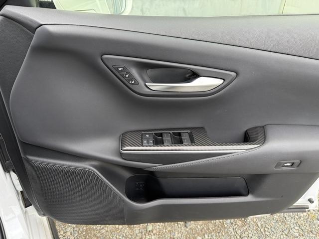 クラウンハイブリッド ＲＳアドバンス　後期型　法人１オナ　サンルーフ　ＴＲＤエアロ　黒本革シート　４本出しマフラー　セーフティパッケージプラス　デジタルインナーミラー　純正１２．３インチナビ　ヘッドアップディスプレイ　純正１８インチＡＷ（71枚目）