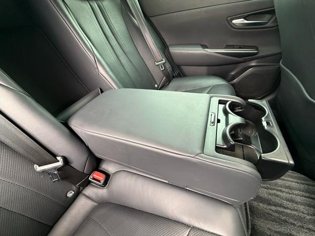 クラウンハイブリッド ＲＳアドバンス　後期型　法人１オナ　サンルーフ　ＴＲＤエアロ　黒本革シート　４本出しマフラー　セーフティパッケージプラス　デジタルインナーミラー　純正１２．３インチナビ　ヘッドアップディスプレイ　純正１８インチＡＷ（76枚目）