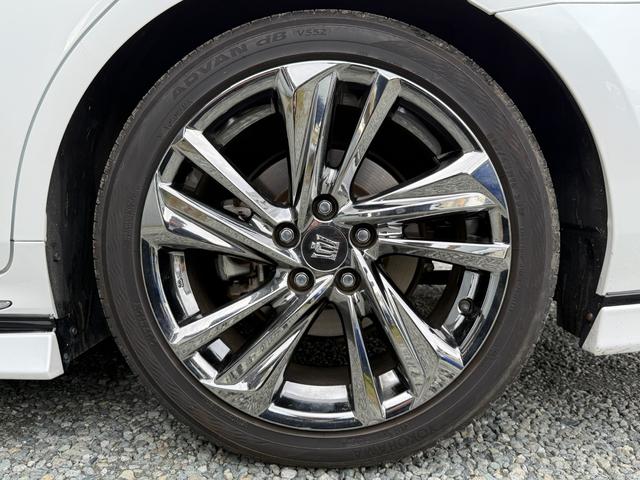 クラウンハイブリッド ＲＳアドバンス　後期型　法人１オナ　サンルーフ　ＴＲＤエアロ　黒本革シート　４本出しマフラー　セーフティパッケージプラス　デジタルインナーミラー　純正１２．３インチナビ　ヘッドアップディスプレイ　純正１８インチＡＷ（78枚目）