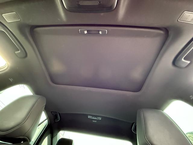 クラウンハイブリッド ＲＳアドバンス　後期型　法人１オナ　サンルーフ　ＴＲＤエアロ　黒本革シート　４本出しマフラー　セーフティパッケージプラス　デジタルインナーミラー　純正１２．３インチナビ　ヘッドアップディスプレイ　純正１８インチＡＷ（79枚目）