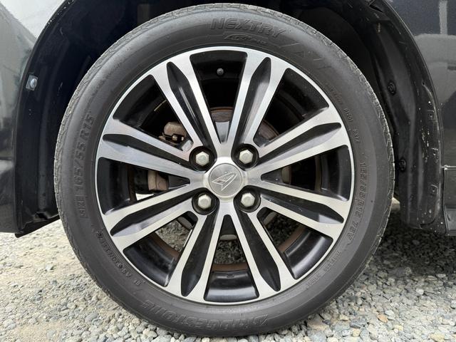 純正１５インチＡＷ装備！