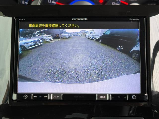 駐車時に欠かせないバックカメラ装備！