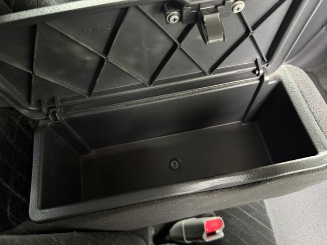 もっと車の状態を確認したい！仕様を知りたい！どんな事でもお気軽にお電話下さい。現車を前に詳しく、細かく御説明致します！