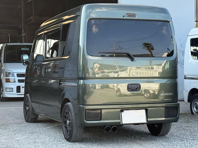 エブリイ ジョインターボ　５ＭＴ　ＢＬＩＴＺ車高調　荷室フローリング仕様　デイトナ１４インチＷ　社外インナーブラックヘッドライト　社外テール　ロッソモデロ２本出しマフラー　レザー調シートカバー　ルーフ用ネットラック（4枚目）