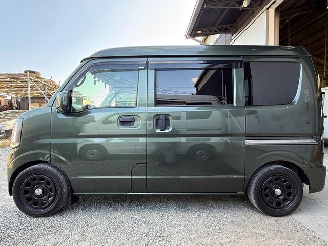 エブリイ ジョインターボ　５ＭＴ　ＢＬＩＴＺ車高調　荷室フローリング仕様　デイトナ１４インチＷ　社外インナーブラックヘッドライト　社外テール　ロッソモデロ２本出しマフラー　レザー調シートカバー　ルーフ用ネットラック（18枚目）