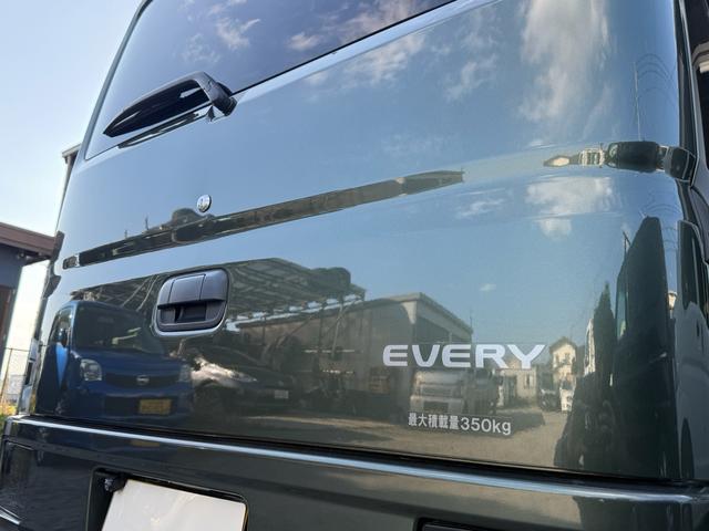 エブリイ ジョインターボ　５ＭＴ　ＢＬＩＴＺ車高調　荷室フローリング仕様　デイトナ１４インチＷ　社外インナーブラックヘッドライト　社外テール　ロッソモデロ２本出しマフラー　レザー調シートカバー　ルーフ用ネットラック（21枚目）