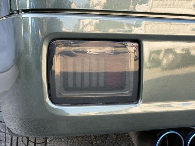 エブリイ ジョインターボ　５ＭＴ　ＢＬＩＴＺ車高調　荷室フローリング仕様　デイトナ１４インチＷ　社外インナーブラックヘッドライト　社外テール　ロッソモデロ２本出しマフラー　レザー調シートカバー　ルーフ用ネットラック（22枚目）