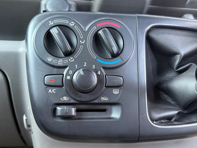 エブリイ ジョインターボ　５ＭＴ　ＢＬＩＴＺ車高調　荷室フローリング仕様　デイトナ１４インチＷ　社外インナーブラックヘッドライト　社外テール　ロッソモデロ２本出しマフラー　レザー調シートカバー　ルーフ用ネットラック（36枚目）