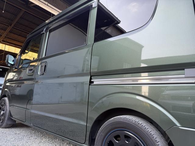 エブリイ ジョインターボ　５ＭＴ　ＢＬＩＴＺ車高調　荷室フローリング仕様　デイトナ１４インチＷ　社外インナーブラックヘッドライト　社外テール　ロッソモデロ２本出しマフラー　レザー調シートカバー　ルーフ用ネットラック（54枚目）