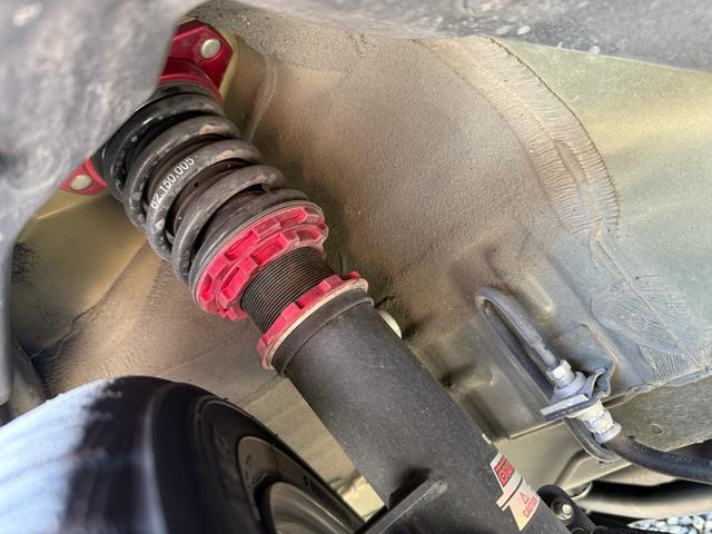 エブリイ ジョインターボ　５ＭＴ　ＢＬＩＴＺ車高調　荷室フローリング仕様　デイトナ１４インチＷ　社外インナーブラックヘッドライト　社外テール　ロッソモデロ２本出しマフラー　レザー調シートカバー　ルーフ用ネットラック（58枚目）