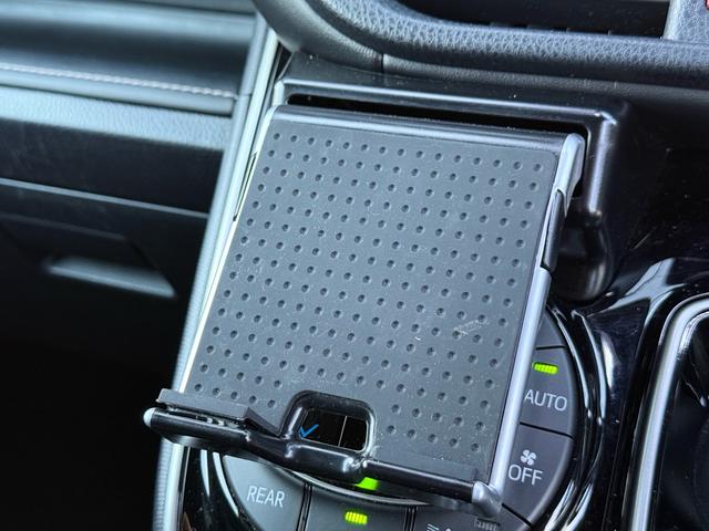 エスクァイア ハイブリッドＧｉ　後期型　モデリスタフルエアロ　モデリスタリアスポイラー　ＲＡＹＳ１８インチＡＷ　純正１０インチナビ　純正１２．８インチフリップダウンモニター　社外スモークテール　社外ＬＥＤリフレクター　黒革シート（33枚目）