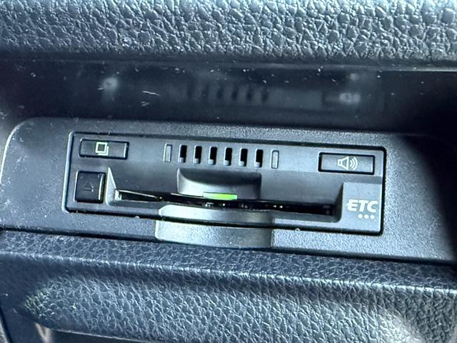 エスクァイア ハイブリッドＧｉ　後期型　モデリスタフルエアロ　モデリスタリアスポイラー　ＲＡＹＳ１８インチＡＷ　純正１０インチナビ　純正１２．８インチフリップダウンモニター　社外スモークテール　社外ＬＥＤリフレクター　黒革シート（35枚目）