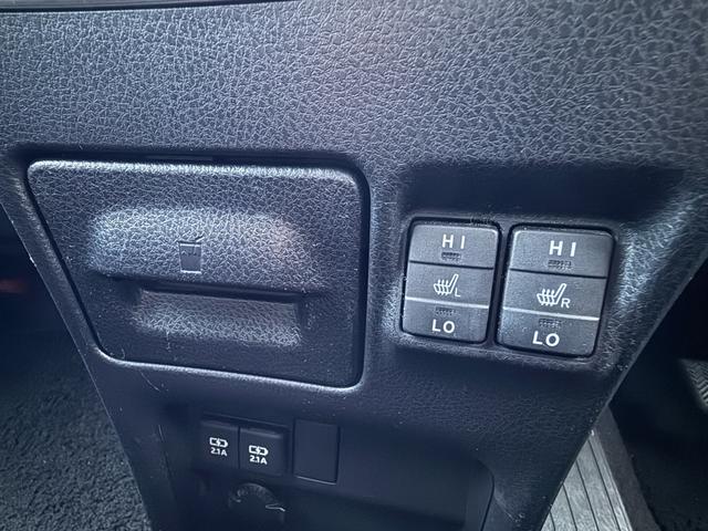 エスクァイア ハイブリッドＧｉ　後期型　モデリスタフルエアロ　モデリスタリアスポイラー　ＲＡＹＳ１８インチＡＷ　純正１０インチナビ　純正１２．８インチフリップダウンモニター　社外スモークテール　社外ＬＥＤリフレクター　黒革シート（39枚目）