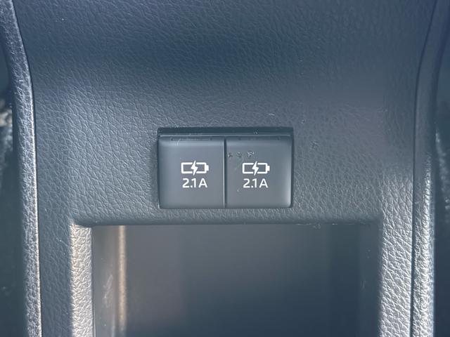 エスクァイア ハイブリッドＧｉ　後期型　モデリスタフルエアロ　モデリスタリアスポイラー　ＲＡＹＳ１８インチＡＷ　純正１０インチナビ　純正１２．８インチフリップダウンモニター　社外スモークテール　社外ＬＥＤリフレクター　黒革シート（40枚目）