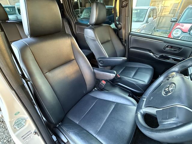 エスクァイア ハイブリッドＧｉ　後期型　モデリスタフルエアロ　モデリスタリアスポイラー　ＲＡＹＳ１８インチＡＷ　純正１０インチナビ　純正１２．８インチフリップダウンモニター　社外スモークテール　社外ＬＥＤリフレクター　黒革シート（43枚目）