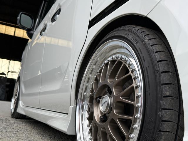 様々なオプションをご用意しております！車庫調・リフトアップ・タイヤ変更・アルミホイール変更など可能となっております！