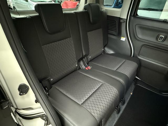 リアシートも使用感なくきれいです！