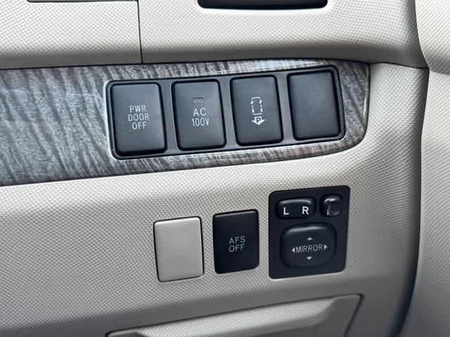 エスティマハイブリッド Ｇ４ＷＤ　Ｗムーンルーフ　Ｐスタート　純正ナビ・ＴＶ　フロント＆バックカメラ　Ｂｌｕｅｔｏｏｔｈ　ＥＴＣ　両側パワスラ　ＬＥＤオートライト＆フォグ　パワーシート・シートヒーター　１８インチＡＷ　車検令和８年８月（7枚目）