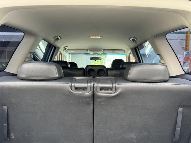 エクシーガ ２．０ｉ－Ｓ　４ＷＤ　ＳＴＩフロントスポイラー＆タワーバー　ＨＫＳマフラー　ローダウン　プロドライブ１７インチＡＷ　社外ナビ・ＴＶ　ＥＴＣ　３列シート　７人乗り　ターボ用ボンネット　タイミングベルト１０４１８１キロ時交換済（13枚目）