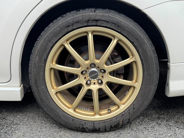 エクシーガ ２．０ｉ－Ｓ　４ＷＤ　ＳＴＩフロントスポイラー＆タワーバー　ＨＫＳマフラー　ローダウン　プロドライブ１７インチＡＷ　社外ナビ・ＴＶ　ＥＴＣ　３列シート　７人乗り　ターボ用ボンネット　タイミングベルト１０４１８１キロ時交換済（18枚目）