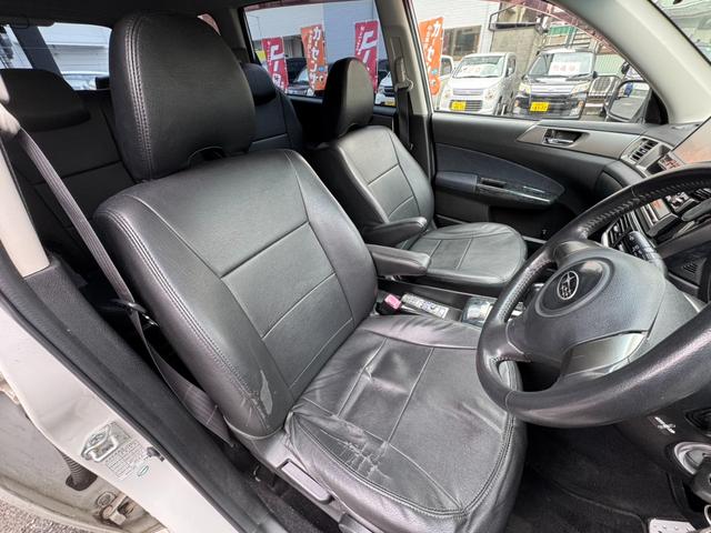 エクシーガ ２．０ｉ－Ｓ　４ＷＤ　ＳＴＩフロントスポイラー＆タワーバー　ＨＫＳマフラー　ローダウン　プロドライブ１７インチＡＷ　社外ナビ・ＴＶ　ＥＴＣ　３列シート　７人乗り　ターボ用ボンネット　タイミングベルト１０４１８１キロ時交換済（21枚目）