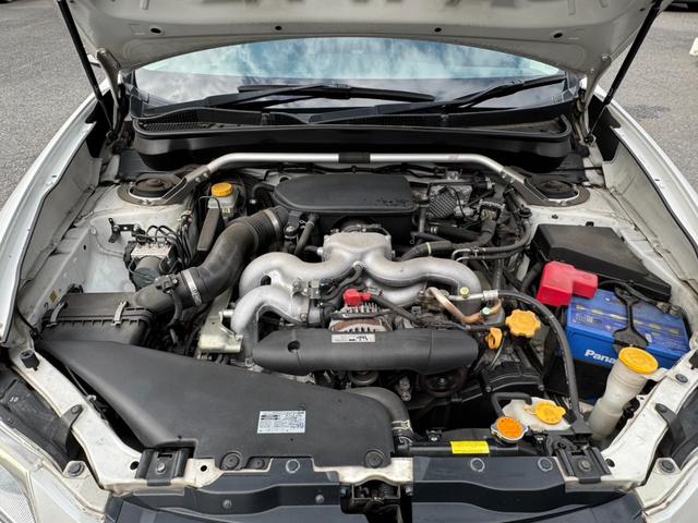 エクシーガ ２．０ｉ－Ｓ　４ＷＤ　ＳＴＩフロントスポイラー＆タワーバー　ＨＫＳマフラー　ローダウン　プロドライブ１７インチＡＷ　社外ナビ・ＴＶ　ＥＴＣ　３列シート　７人乗り　ターボ用ボンネット　タイミングベルト１０４１８１キロ時交換済（24枚目）
