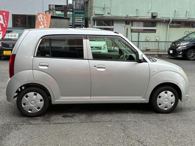 アルト Ｅ　電動格納ミラー　ＭＴ　ＣＤ　衝突安全ボディ　エアコン（8枚目）