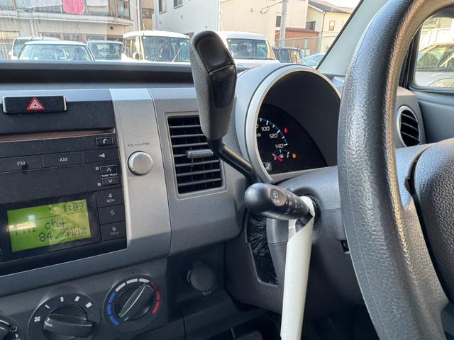 発進時や後退時に必ず操作するレバーです。操作のしやすさが肝になってきます。ぜひ一度体感してください。