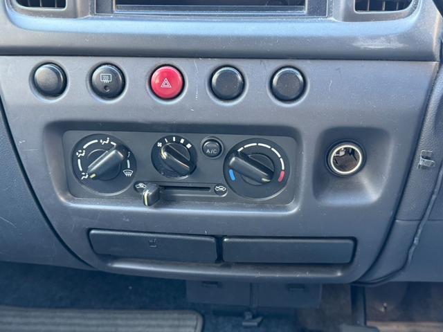 モコ Ｃ　ＥＴＣ　キーレスエントリー　ベンチシート　ＡＴ　ＡＢＳ　ＣＤ　衝突安全ボディ　エアコン　パワーステアリング　パワーウィンドウ（6枚目）