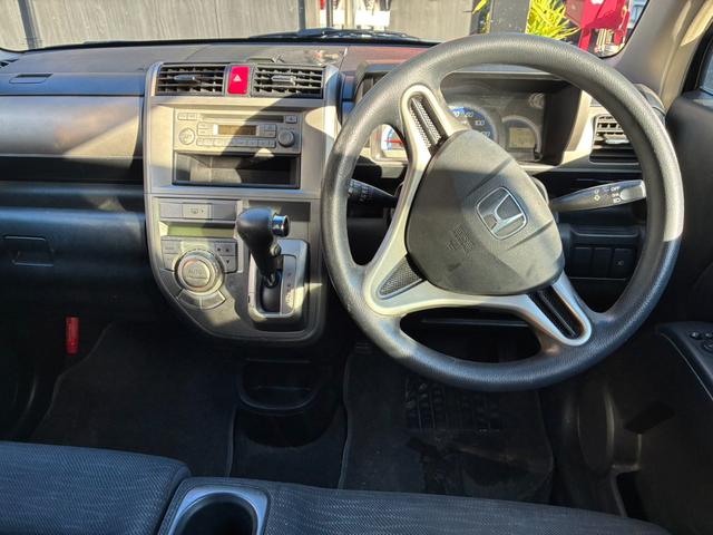 ゼストスパーク Ｗ　ＨＩＤ　スマートキー　ＡＴ　盗難防止システム　ＡＢＳ　ミュージックプレイヤー接続可　衝突安全ボディ　エアコン　パワーステアリング　パワーウィンドウ（3枚目）