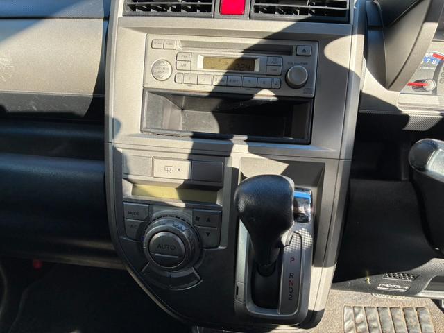 ゼストスパーク Ｗ　ＨＩＤ　スマートキー　ＡＴ　盗難防止システム　ＡＢＳ　ミュージックプレイヤー接続可　衝突安全ボディ　エアコン　パワーステアリング　パワーウィンドウ（4枚目）