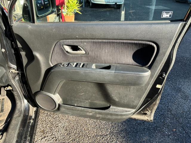 ゼストスパーク Ｗ　ＨＩＤ　スマートキー　ＡＴ　盗難防止システム　ＡＢＳ　ミュージックプレイヤー接続可　衝突安全ボディ　エアコン　パワーステアリング　パワーウィンドウ（6枚目）