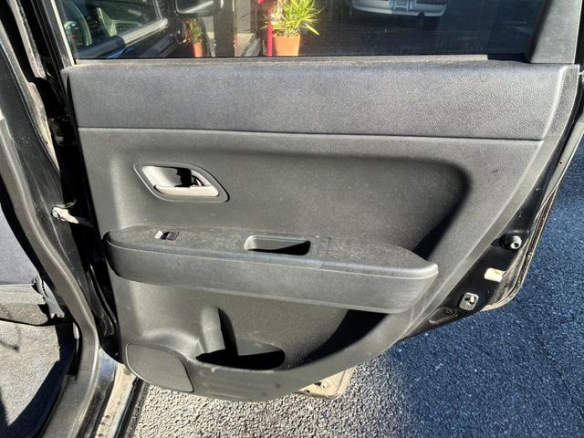 ゼストスパーク Ｗ　ＨＩＤ　スマートキー　ＡＴ　盗難防止システム　ＡＢＳ　ミュージックプレイヤー接続可　衝突安全ボディ　エアコン　パワーステアリング　パワーウィンドウ（8枚目）