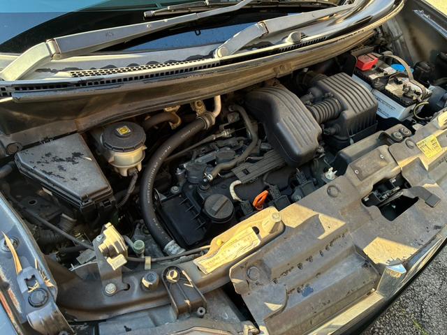 ゼストスパーク Ｗ　ＨＩＤ　スマートキー　ＡＴ　盗難防止システム　ＡＢＳ　ミュージックプレイヤー接続可　衝突安全ボディ　エアコン　パワーステアリング　パワーウィンドウ（19枚目）