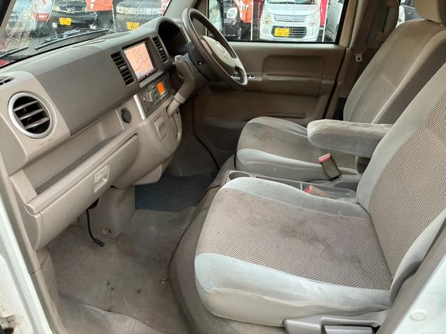 エブリイワゴン ＰＺターボスペシャル　ＥＴＣ　両側電動スライドドア　ナビ　ＴＶ　キーレスエントリー　電動格納ミラー　ＡＴ　盗難防止システム　ＡＢＳ　アルミホイール　衝突安全ボディ　エアコン　パワーステアリング　パワーウィンドウ（8枚目）