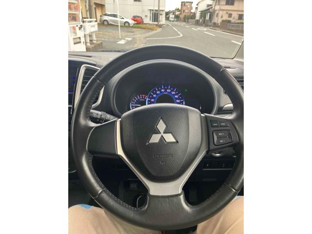 デリカＤ：２ Ｓ　両側電動スライドドア　オートクルーズコントロール　衝突被害軽減システム　アルミホイール　ＨＩＤ　スマートキー　電動格納ミラー　ＣＶＴ　盗難防止システム　衝突安全ボディ　ＡＢＳ　ＥＳＣ　エアコン（2枚目）