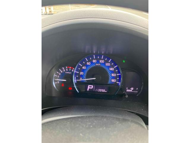 デリカＤ：２ Ｓ　両側電動スライドドア　オートクルーズコントロール　衝突被害軽減システム　アルミホイール　ＨＩＤ　スマートキー　電動格納ミラー　ＣＶＴ　盗難防止システム　衝突安全ボディ　ＡＢＳ　ＥＳＣ　エアコン（3枚目）