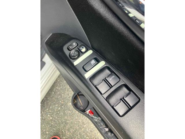 デリカＤ：２ Ｓ　両側電動スライドドア　オートクルーズコントロール　衝突被害軽減システム　アルミホイール　ＨＩＤ　スマートキー　電動格納ミラー　ＣＶＴ　盗難防止システム　衝突安全ボディ　ＡＢＳ　ＥＳＣ　エアコン（8枚目）