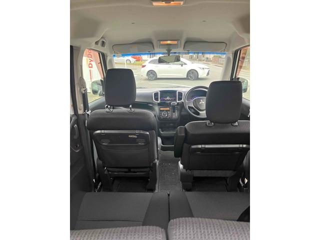 デリカＤ：２ Ｓ　両側電動スライドドア　オートクルーズコントロール　衝突被害軽減システム　アルミホイール　ＨＩＤ　スマートキー　電動格納ミラー　ＣＶＴ　盗難防止システム　衝突安全ボディ　ＡＢＳ　ＥＳＣ　エアコン（28枚目）