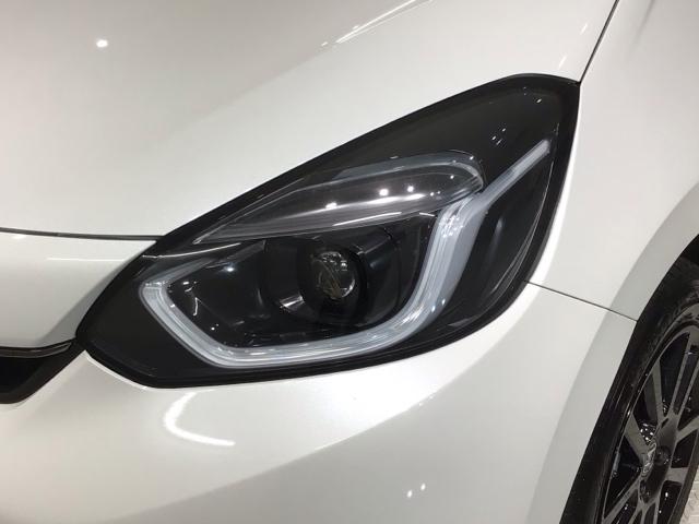 フィット ｅ：ＨＥＶホームブラックスタイル　ＨＳＥＮＳＩＮＧ新車保証試乗車ワンオーナー　Ｂカメラ　１オーナー　ＬＥＤライト　サイドＳＲＳ　オートクルーズコントロール　フルオートエアコン　ＶＳＡ　スマ－トキ－　衝突軽減　ＥＴＣ　ＵＳＢ接続　ＡＢＳ（8枚目）