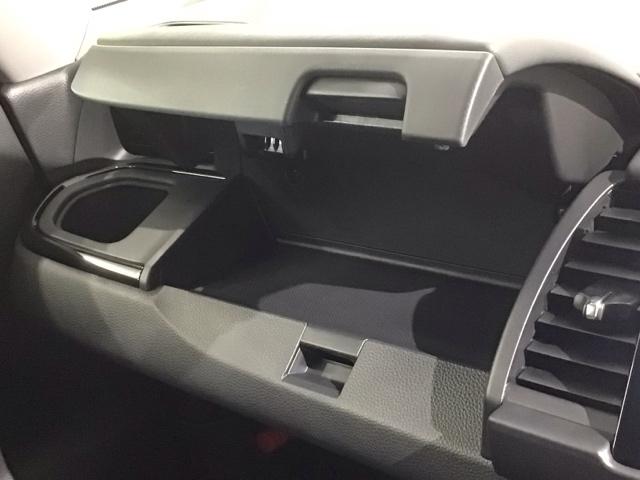 フィット ｅ：ＨＥＶホームブラックスタイル　ＨＳＥＮＳＩＮＧ新車保証試乗車ワンオーナー　Ｂカメラ　１オーナー　ＬＥＤライト　サイドＳＲＳ　オートクルーズコントロール　フルオートエアコン　ＶＳＡ　スマ－トキ－　衝突軽減　ＥＴＣ　ＵＳＢ接続　ＡＢＳ（26枚目）