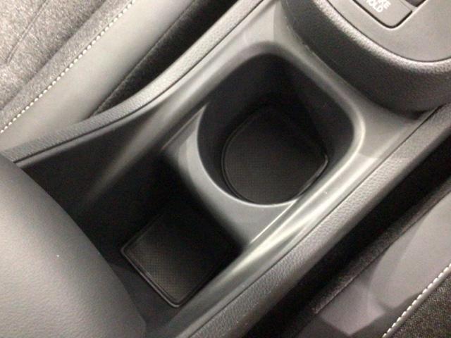 フィット ｅ：ＨＥＶホームブラックスタイル　ＨＳＥＮＳＩＮＧ新車保証試乗車ワンオーナー　Ｂカメラ　１オーナー　ＬＥＤライト　サイドＳＲＳ　オートクルーズコントロール　フルオートエアコン　ＶＳＡ　スマ－トキ－　衝突軽減　ＥＴＣ　ＵＳＢ接続　ＡＢＳ（29枚目）