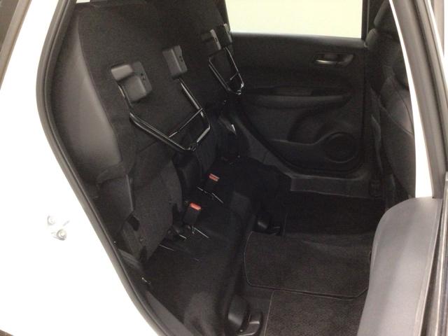フィット ｅ：ＨＥＶホームブラックスタイル　ＨＳＥＮＳＩＮＧ新車保証試乗車ワンオーナー　Ｂカメラ　１オーナー　ＬＥＤライト　サイドＳＲＳ　オートクルーズコントロール　フルオートエアコン　ＶＳＡ　スマ－トキ－　衝突軽減　ＥＴＣ　ＵＳＢ接続　ＡＢＳ（35枚目）