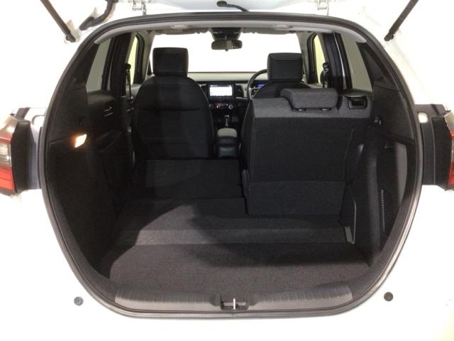 フィット ｅ：ＨＥＶホームブラックスタイル　ＨＳＥＮＳＩＮＧ新車保証試乗車ワンオーナー　Ｂカメラ　１オーナー　ＬＥＤライト　サイドＳＲＳ　オートクルーズコントロール　フルオートエアコン　ＶＳＡ　スマ－トキ－　衝突軽減　ＥＴＣ　ＵＳＢ接続　ＡＢＳ（39枚目）