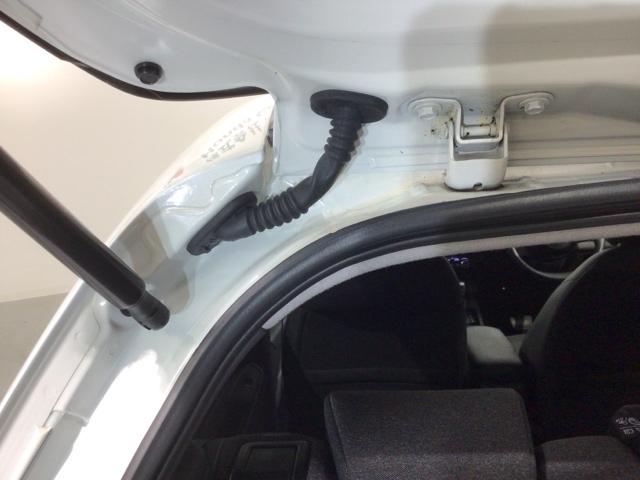 フィット ｅ：ＨＥＶホームブラックスタイル　ＨＳＥＮＳＩＮＧ新車保証試乗車ワンオーナー　Ｂカメラ　１オーナー　ＬＥＤライト　サイドＳＲＳ　オートクルーズコントロール　フルオートエアコン　ＶＳＡ　スマ－トキ－　衝突軽減　ＥＴＣ　ＵＳＢ接続　ＡＢＳ（43枚目）